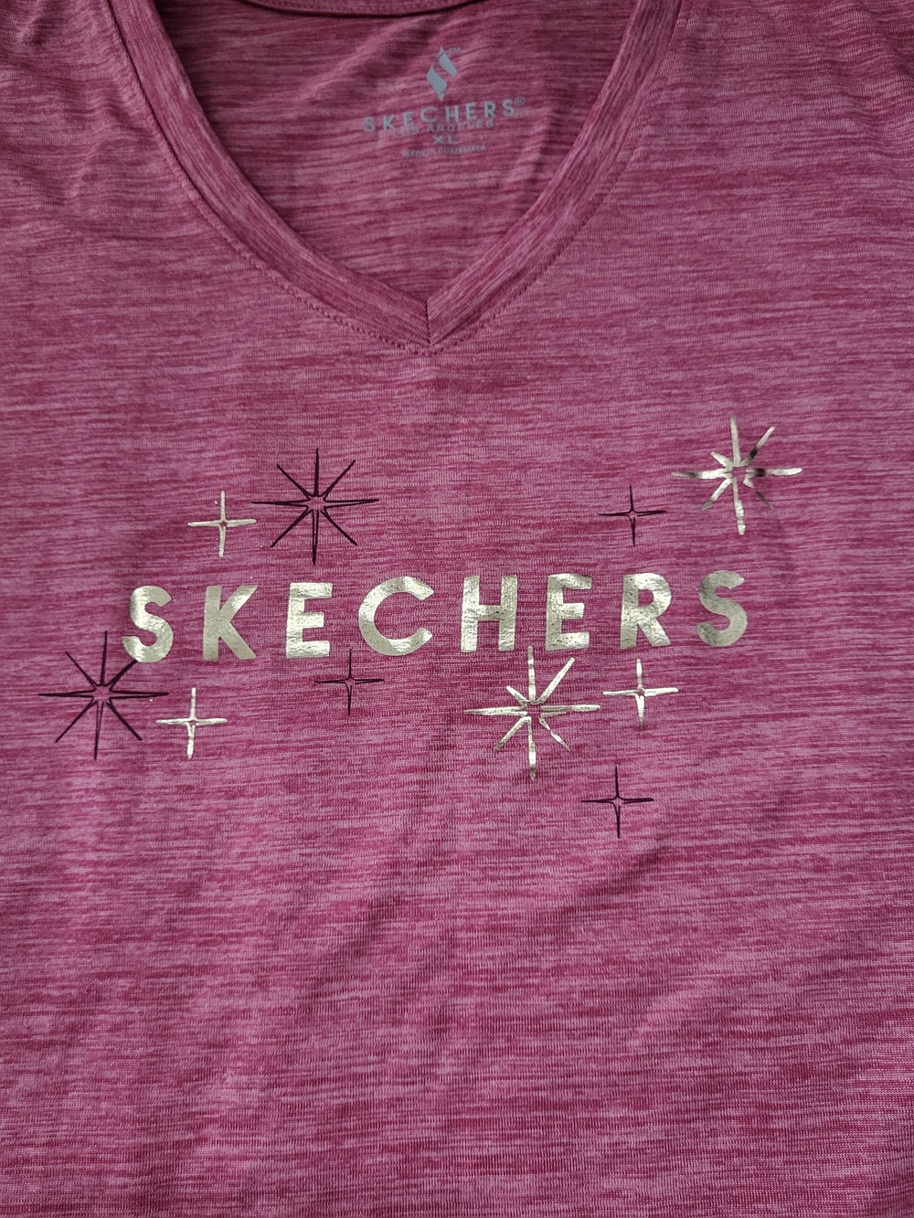 Skechers XL Heathered Magenta V-Neck Tee with Metallic Logo
